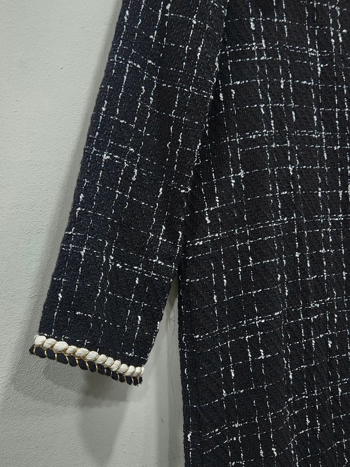INVEST 트위드 진주 카라 플레어 원피스 F 블랙 상품이미지4