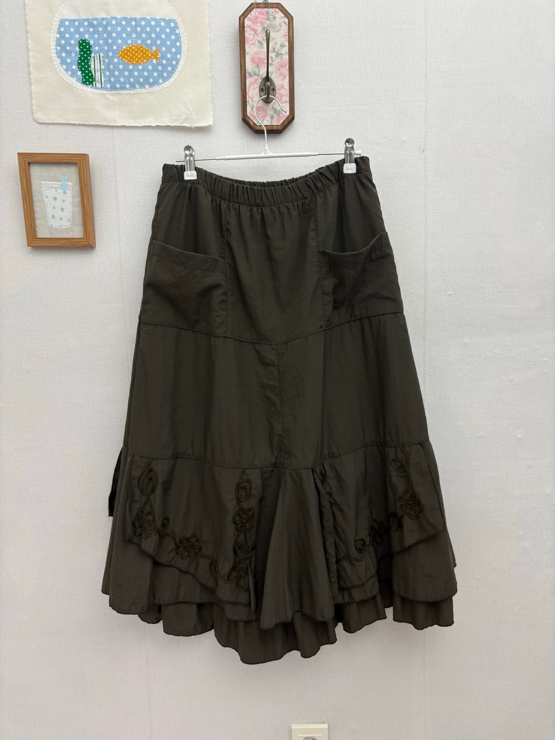 카키 자수 롱 스커트 상품이미지1