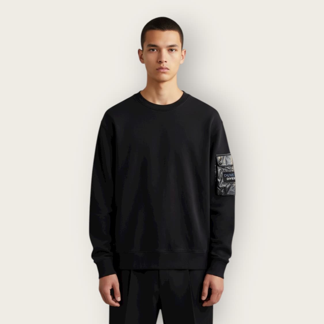 L/ 듀베티카 22FW 맨투맨 상품이미지1