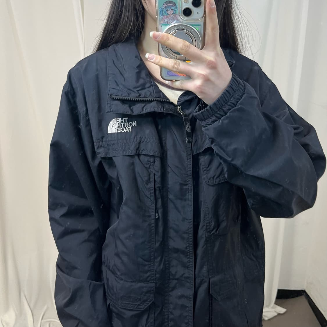 The North Face black windbreaker 상품이미지3
