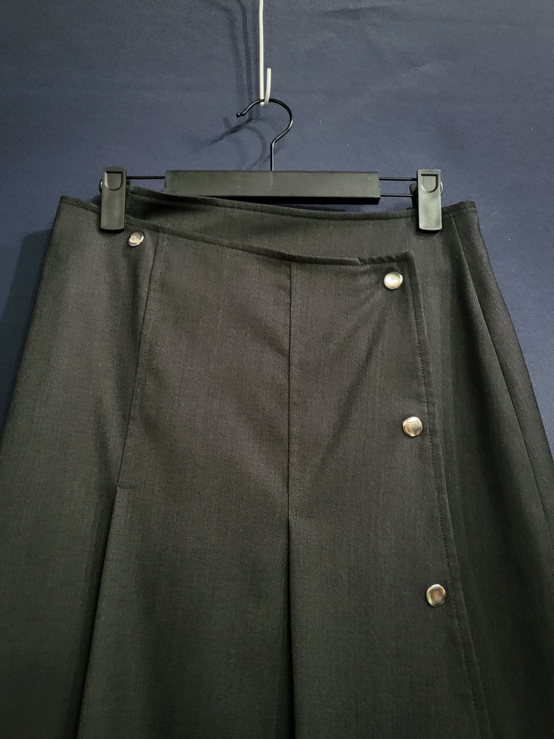 로우 클래식 언발란스 랩 스커트 상품이미지2