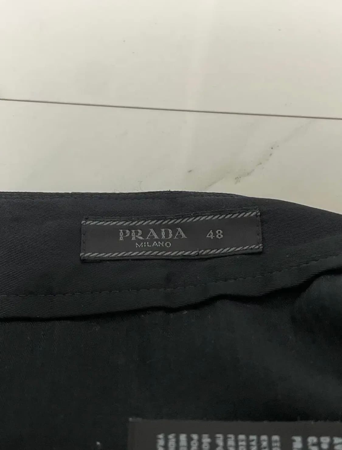 프라다 리나일론 트라이앵글 로고 셋업 50/48 상품이미지8