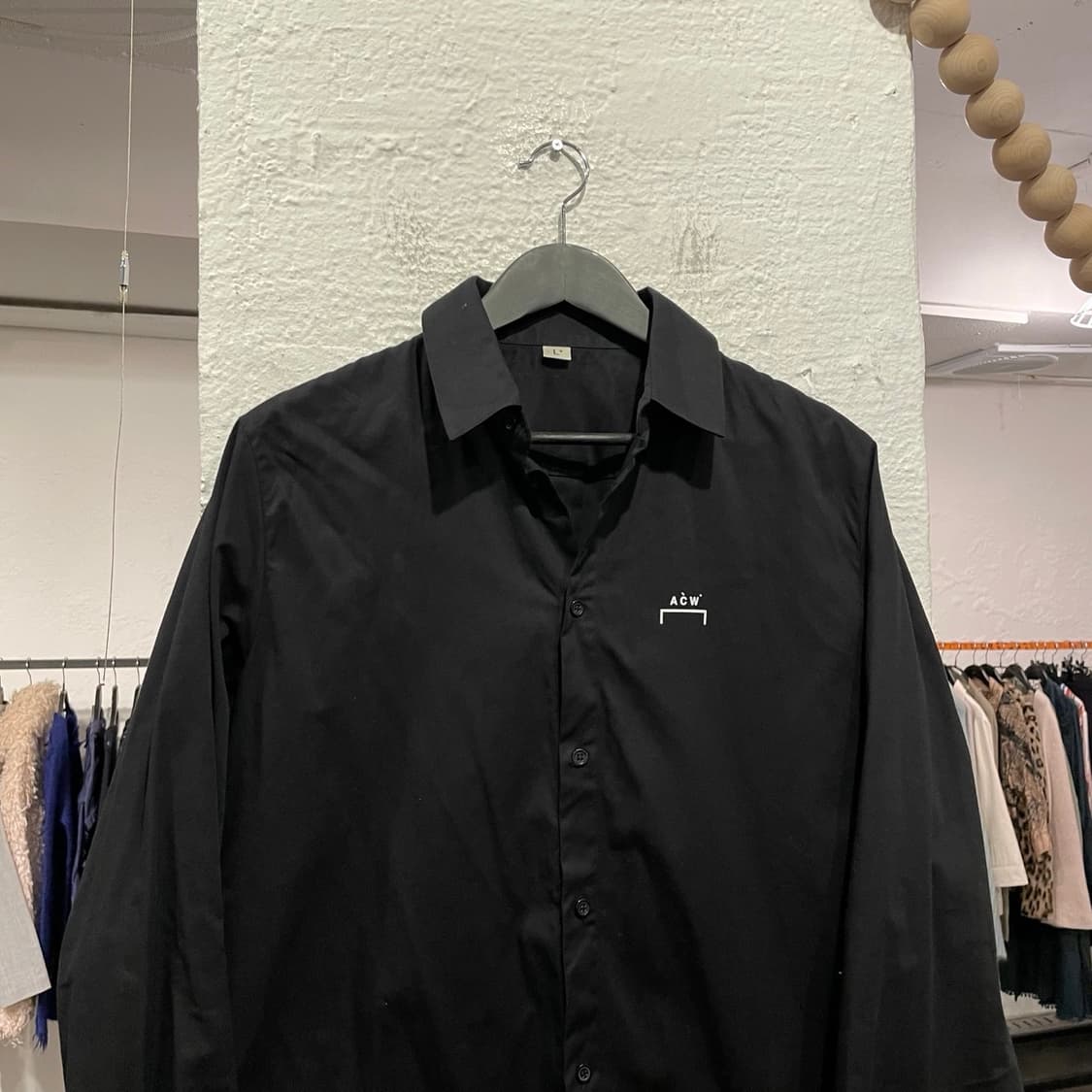 어콜드월 로고 셔츠 상품이미지2