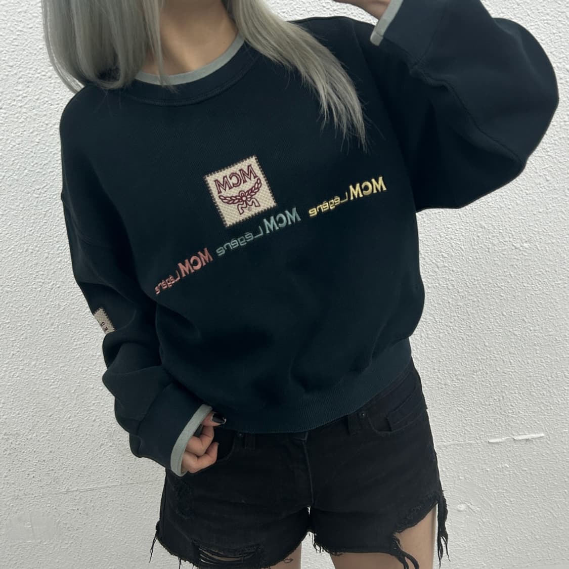 MCM 파스텔 자수로고 네이비 니트 2L 상품이미지1