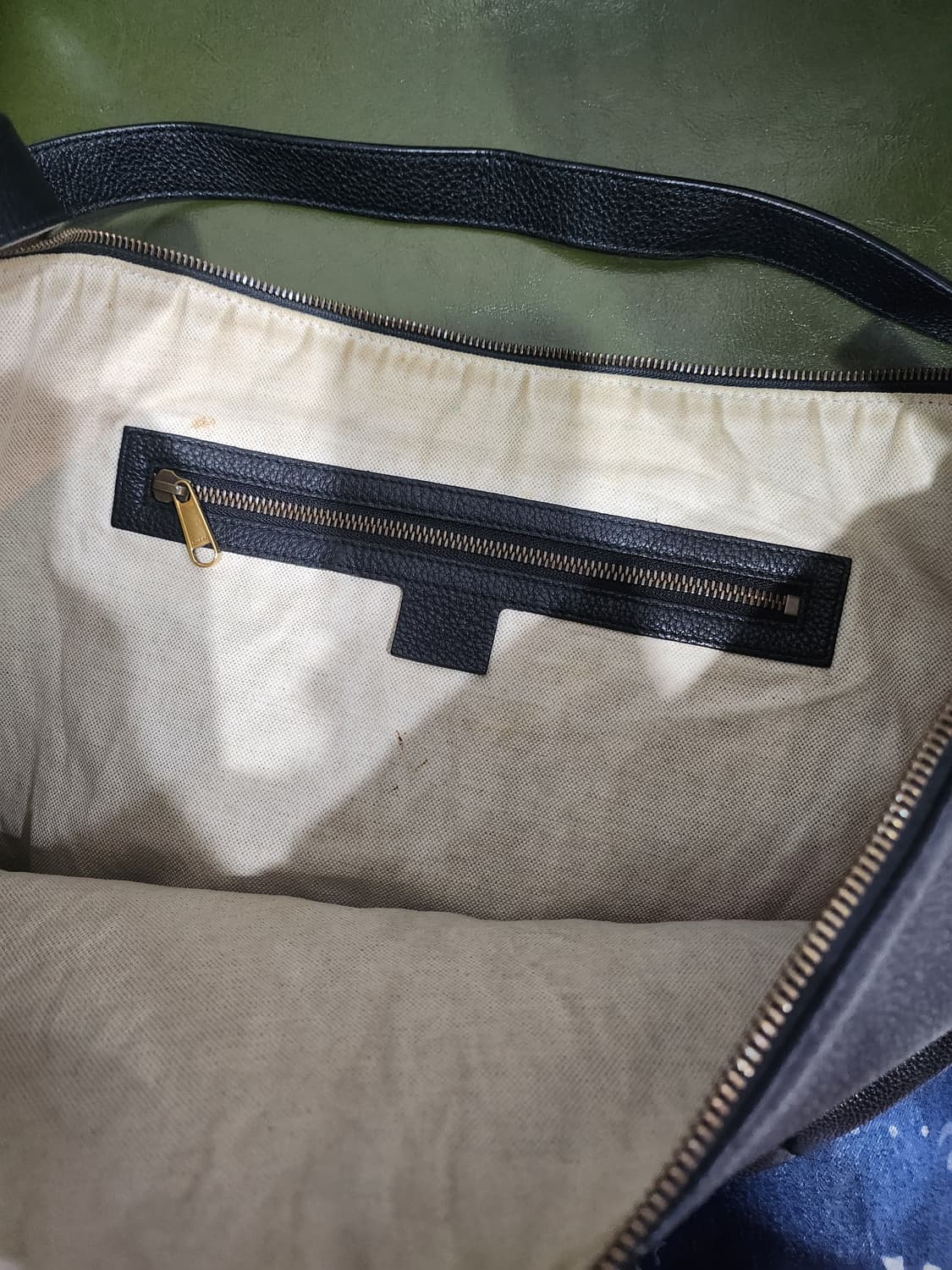 구찌 로고 크로스 블랙 정품 상품이미지6