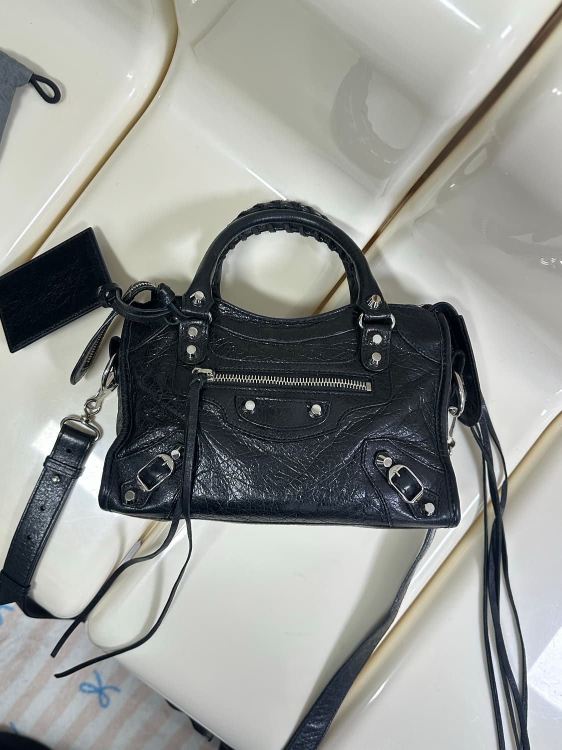 [A+ 정품] 발렌시아가 시티 모터백 미니 블랙 상품이미지4