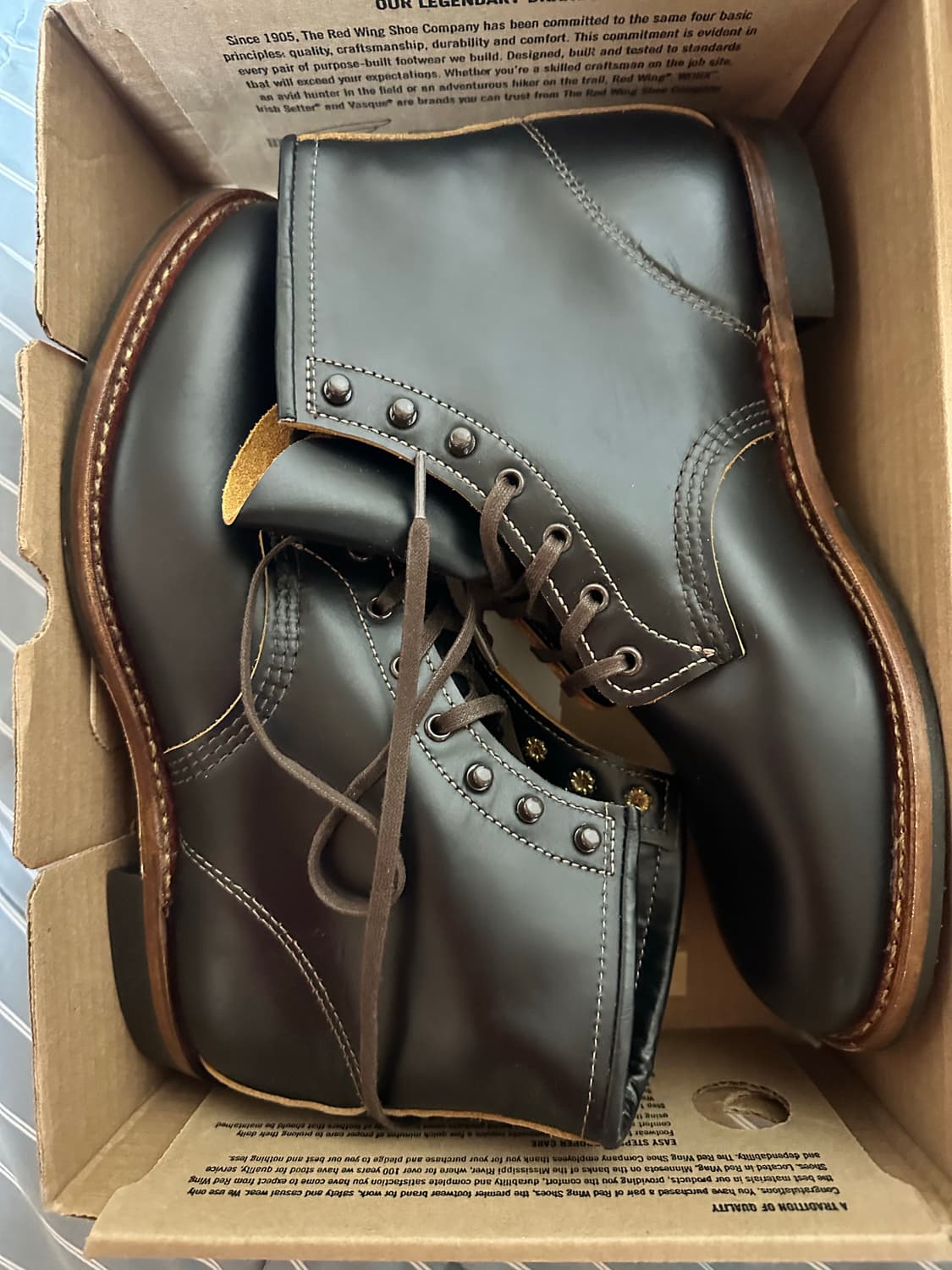 레드윙 9060 9.5(275) 새상품 판매합니다 상품이미지1