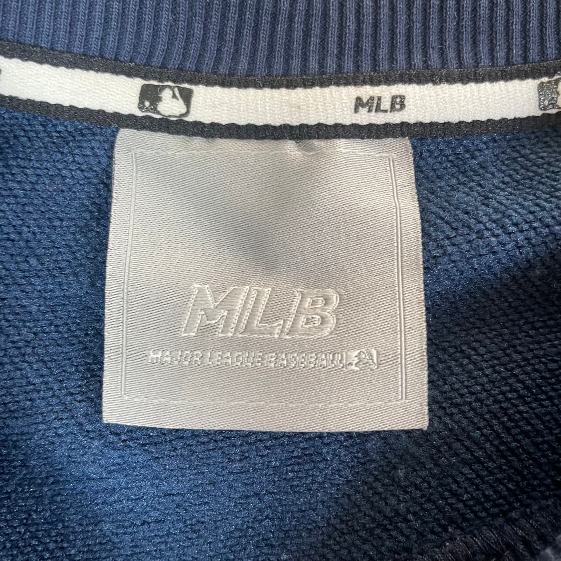 MLB 뉴에라 오버핏 뉴욕 양키스 엠블럼 맨투맨 90 상품이미지5