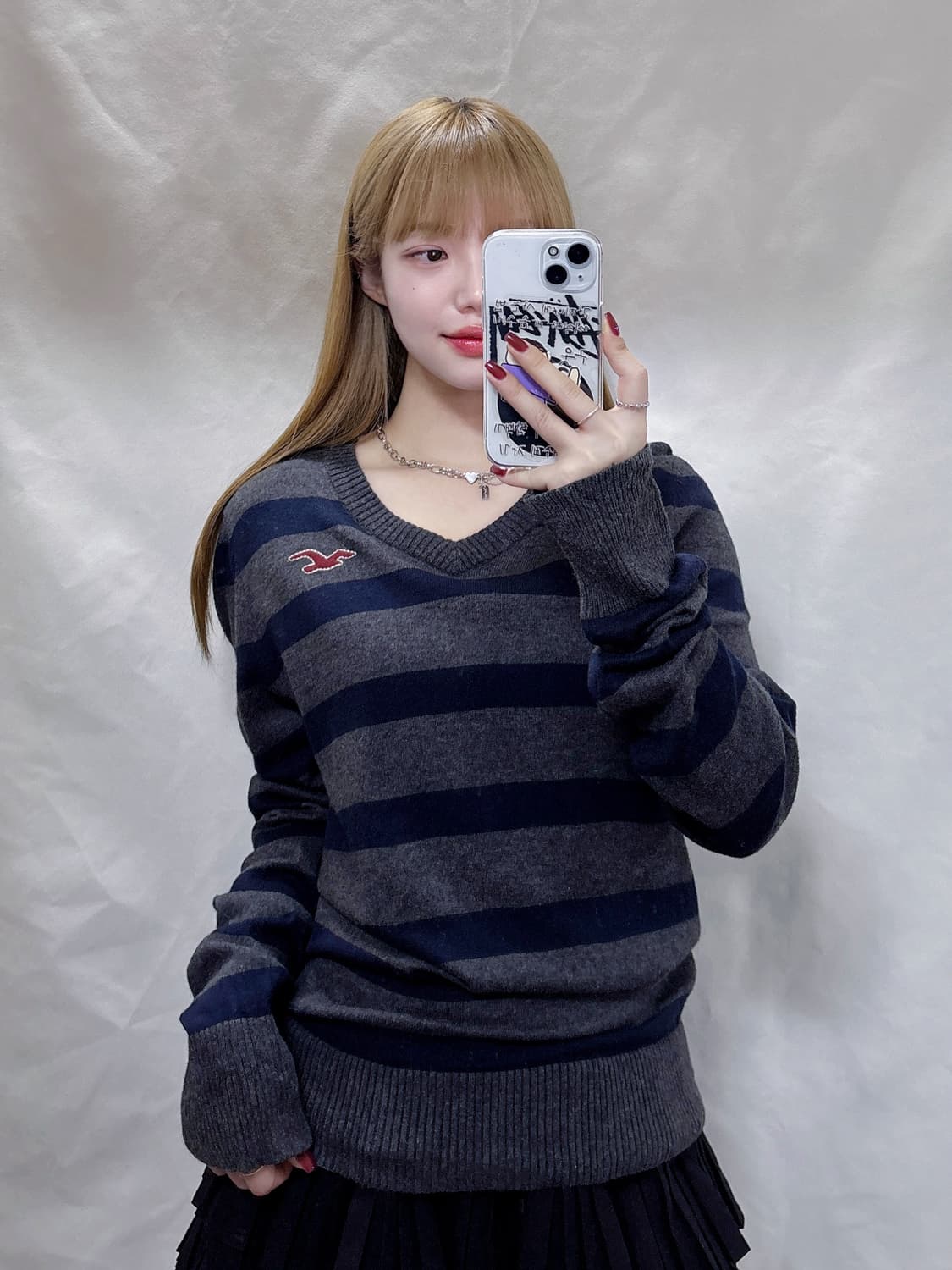 홀리스터 스몰로고 브이넥 니트  상품이미지1