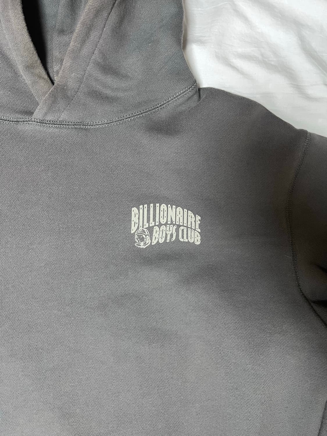 스몰 아치 로고 후드티 차콜 상품이미지3