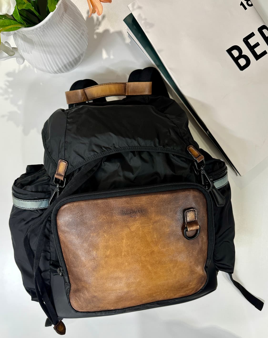 벨루티 송아지 가죽 로고 트래블 데일리 백팩 상품이미지1