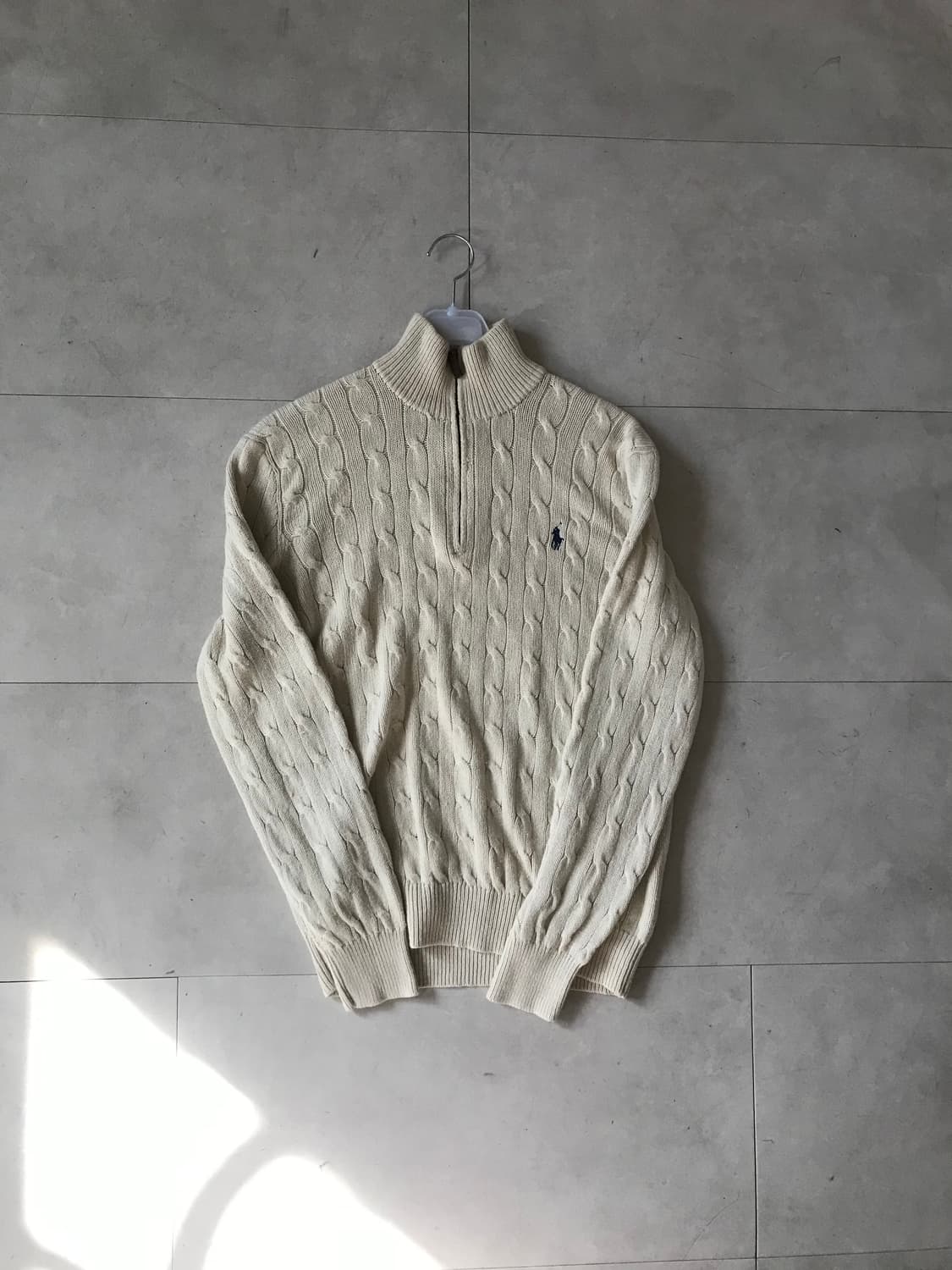 폴로 아이보리 니트 반집업 상품이미지6