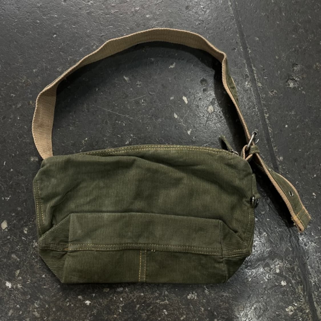 리바이스 코듀로이 크로스백 상품이미지3