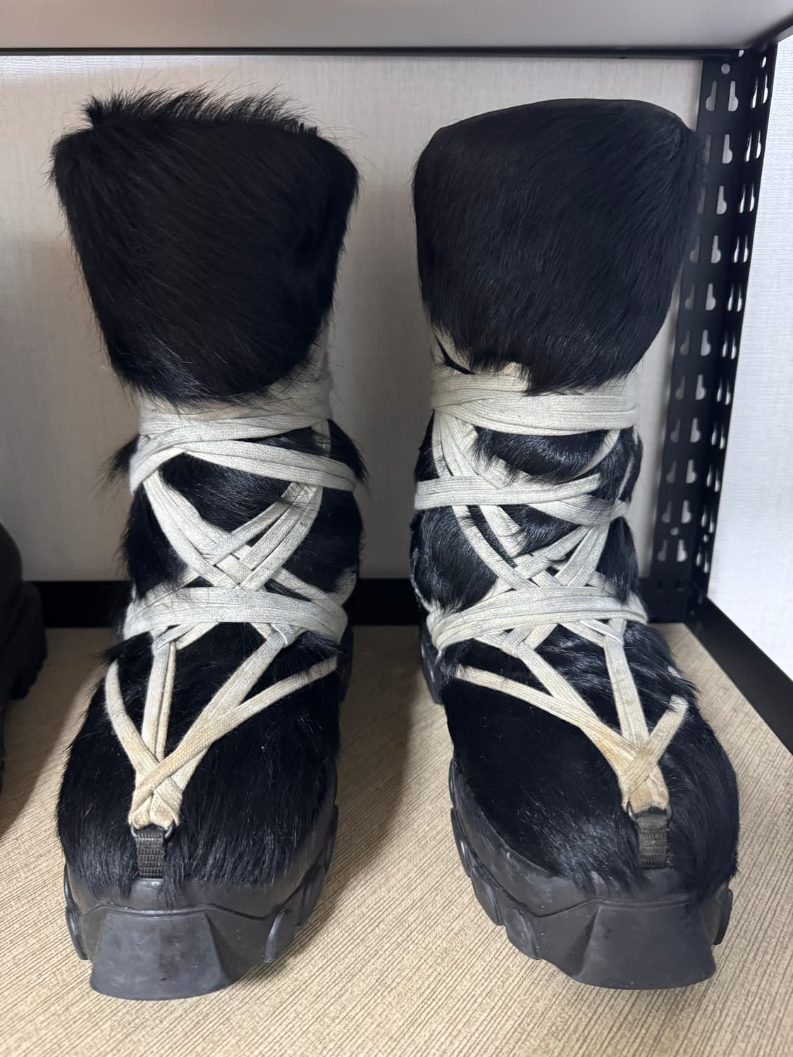 릭오웬스 루나 포니 헤어 부츠 상품이미지1