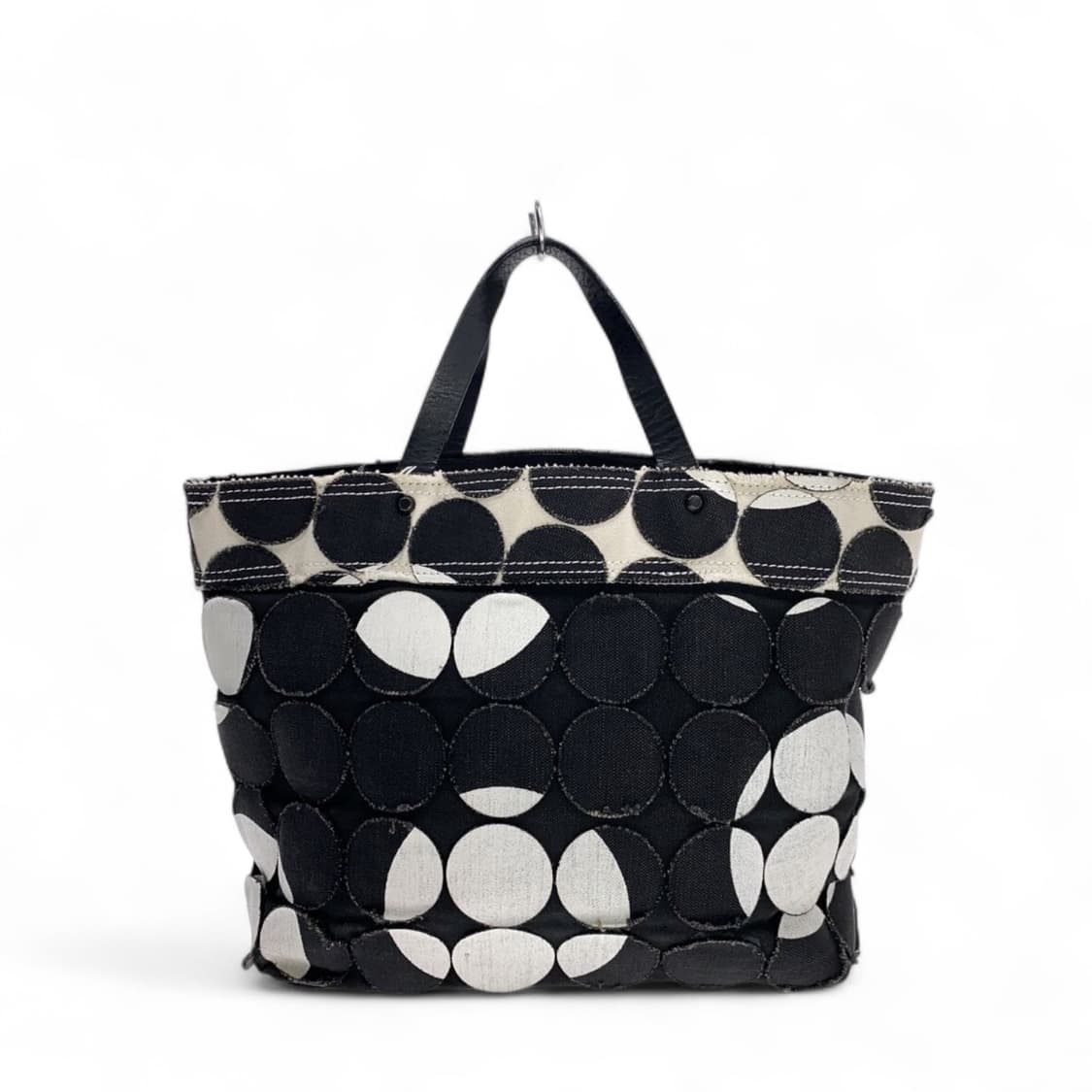 이세이미야케 플리츠 플리즈 닷패턴 컷아웃 토트백 상품이미지2