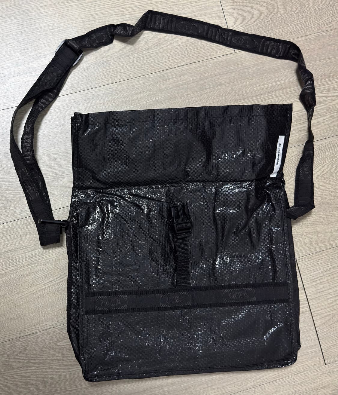 IKEA 이케아 메신저백 OBEGRANSAD 블랙 상품이미지3