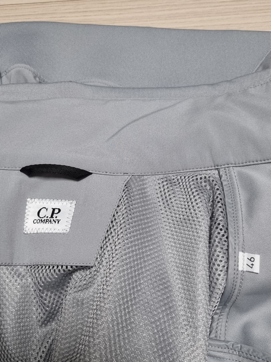 cp컴퍼니 쉘 바람막이 상품이미지3