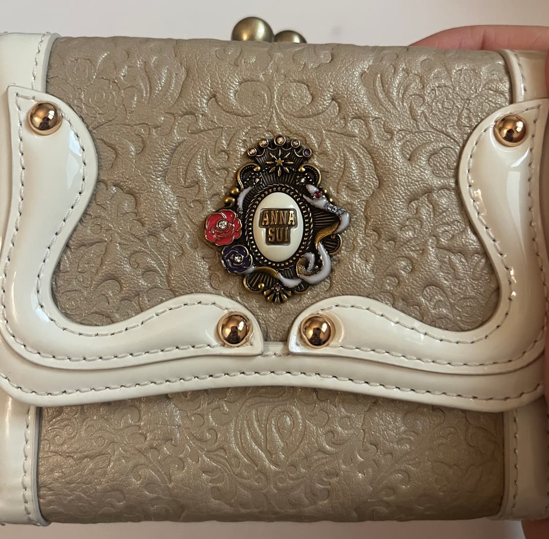 안나수이 지갑 판매합니다 상품이미지1