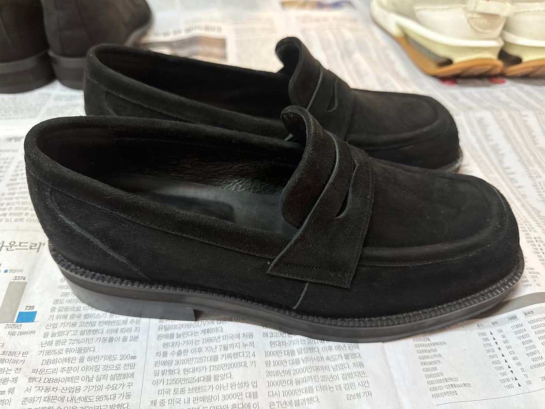 피렌체 아뜨리에 커브라인 스퀘어토 스웨이드 페니로퍼 새상품 판매합니다 상품이미지4