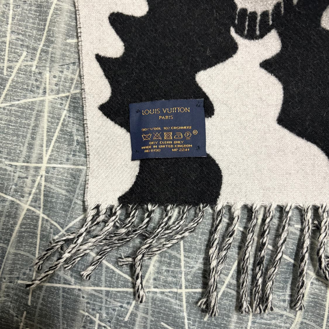 (정품) 루이비통 LV 모노그램 우주인 캐시미어 머플러 상품이미지7