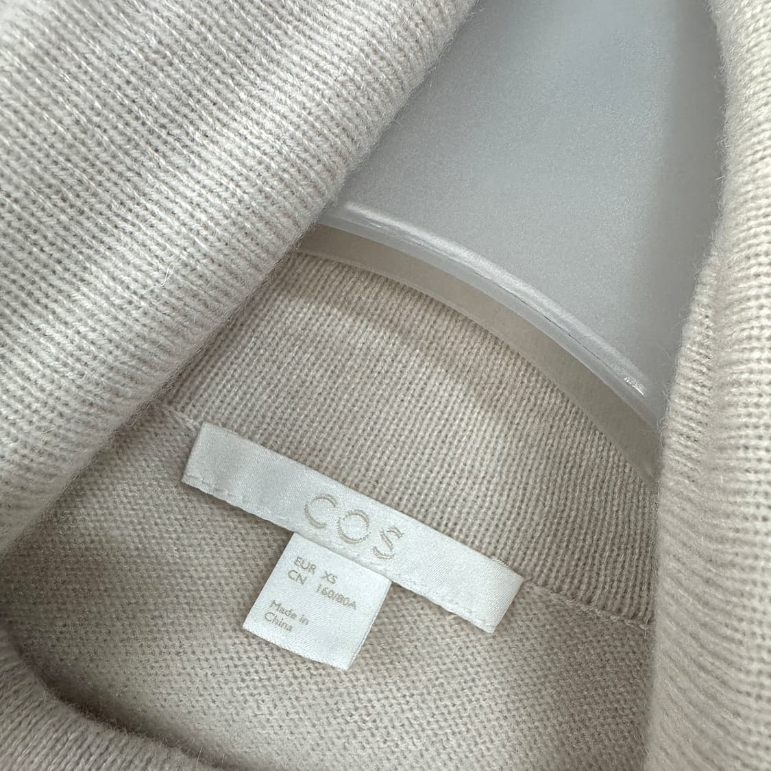 코스 COS 루즈핏 터틀넥 캐시미어 니트 상품이미지2