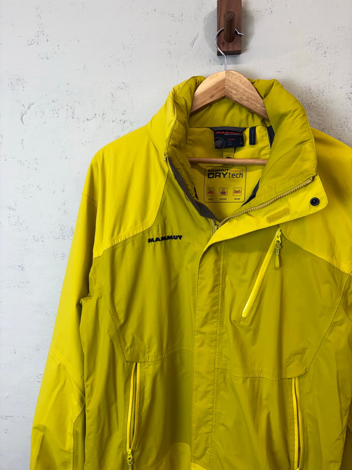 마무트 드라이테크 옐로우 바람막이 자켓 상품이미지6