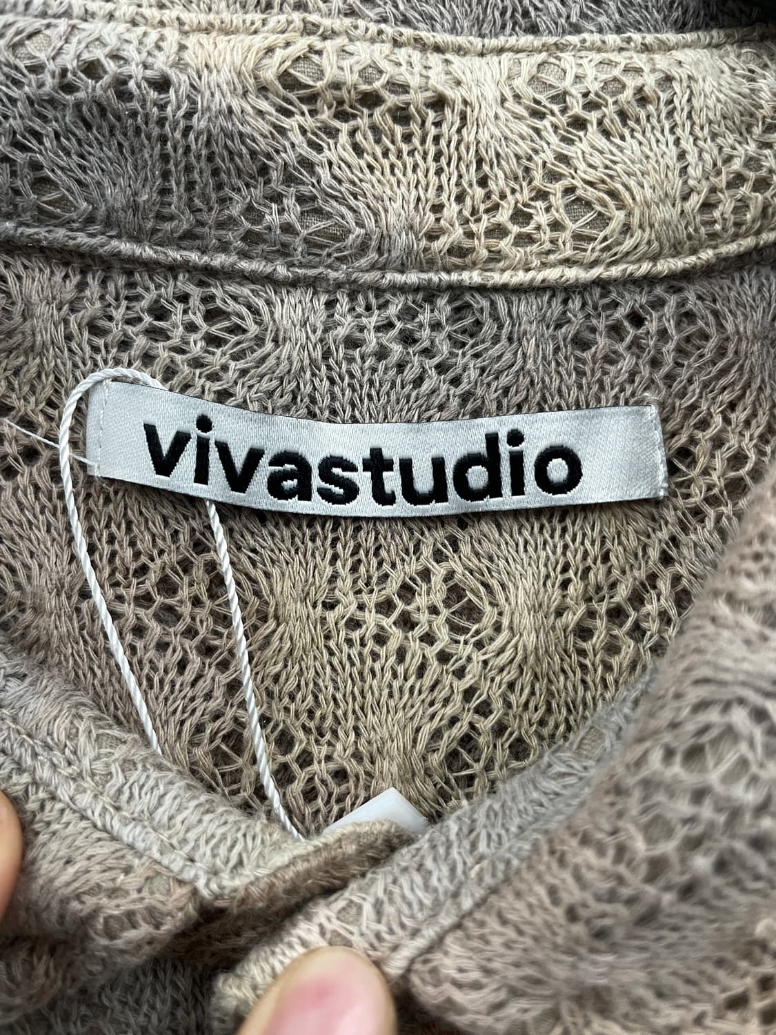 Vivastudio 펀칭 니트 반팔 셔츠 상품이미지9