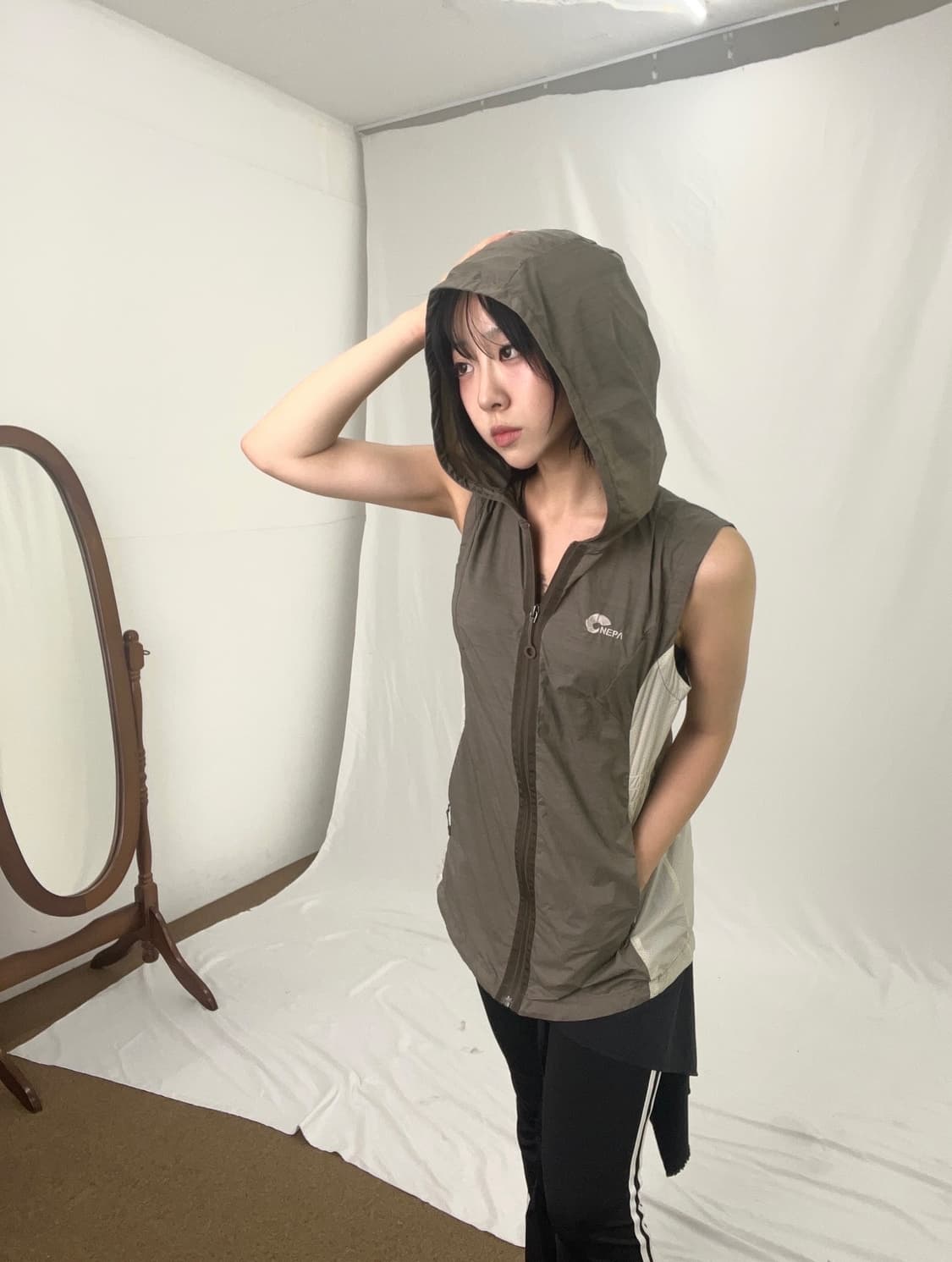 NEPA Windbreaker Sleeveless Zip-up 상품이미지1