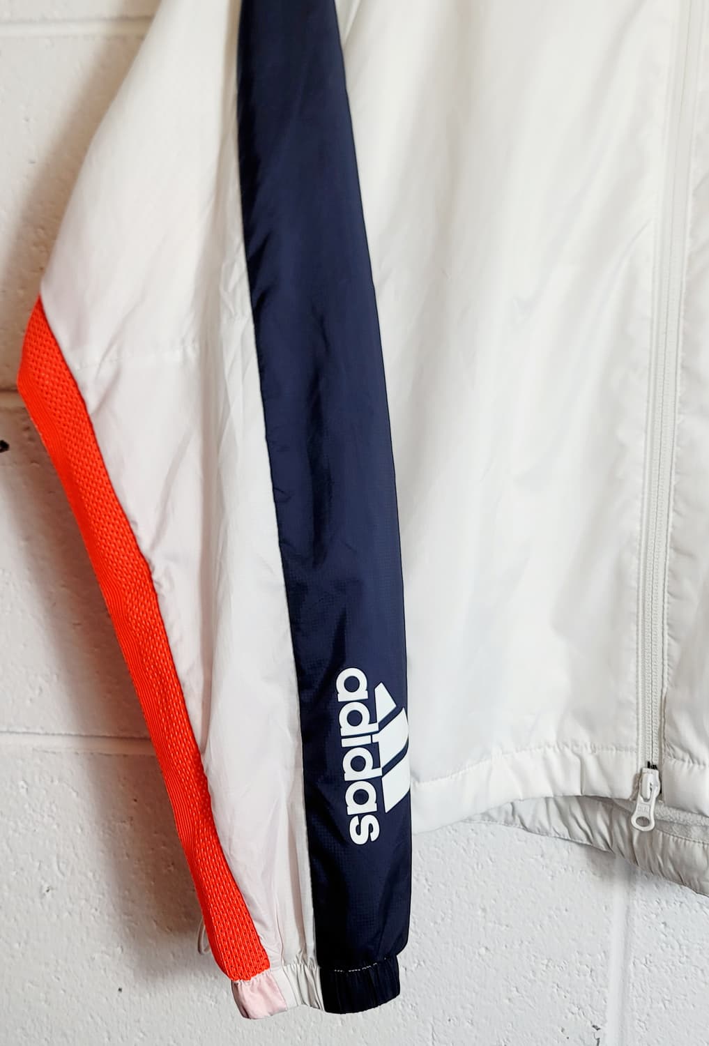 아디다스(여성용) 후드 투웨이 집업자켓(바람막이) 판매 상품이미지7