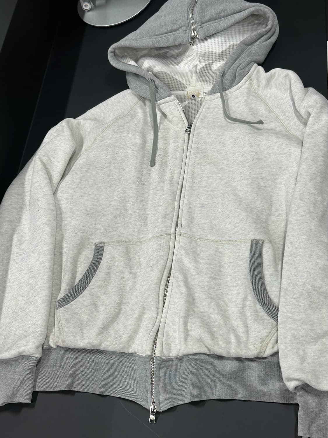 베이프 화이트 자수로고 카모 풀집업 상품이미지4