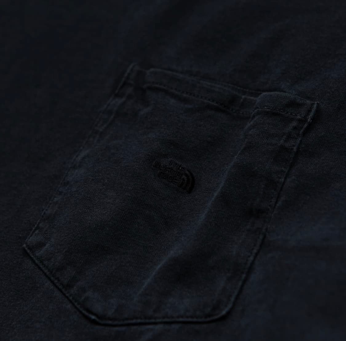 노스페이스 퍼플라벨 포켓 롱슬리브 블랙  상품이미지3