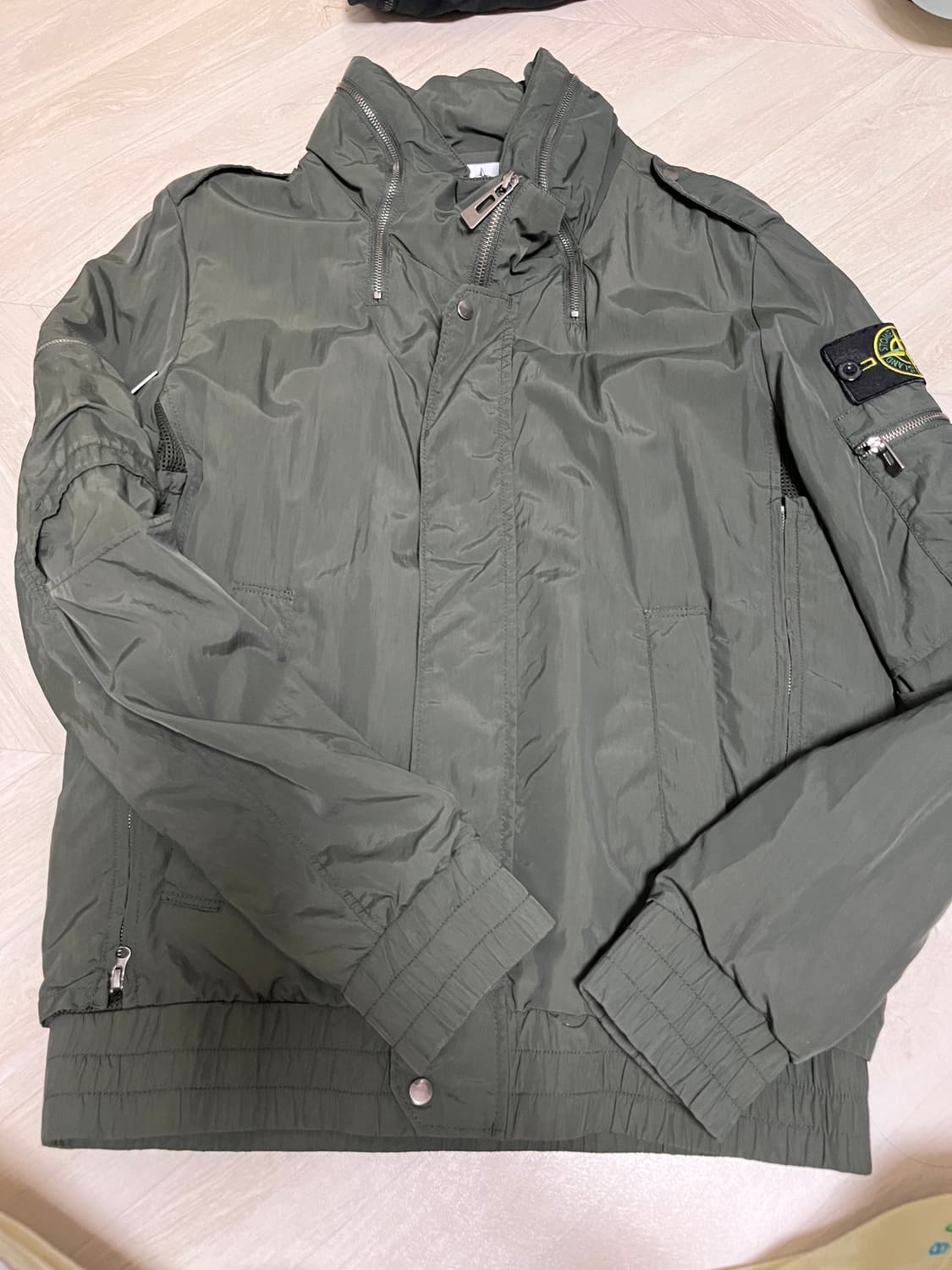 스톤아일랜드 바람막이 자켓 M사이즈 95사이즈 상품이미지1