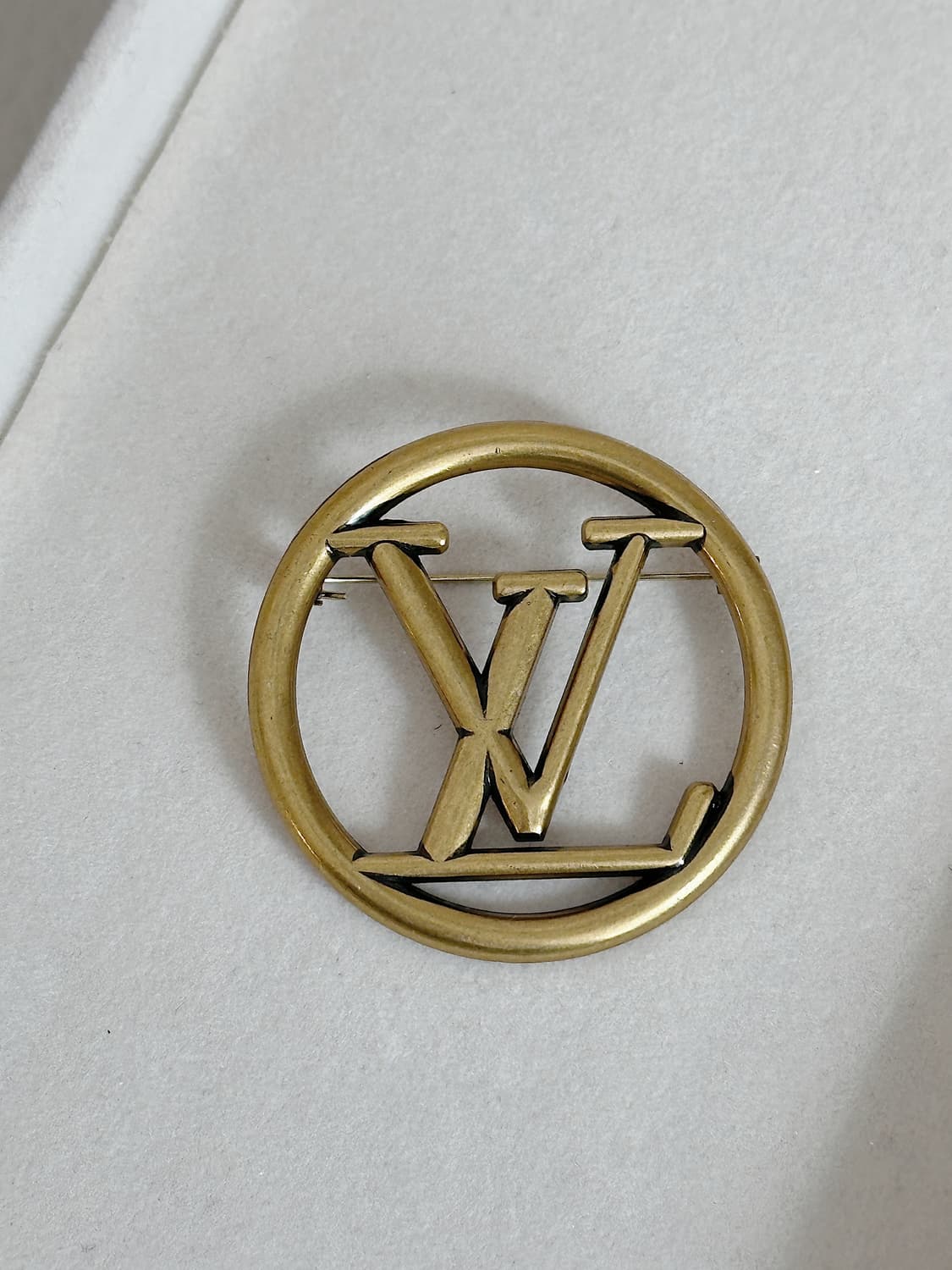 루이비통 라운드 팬던트 브로치 상품이미지1