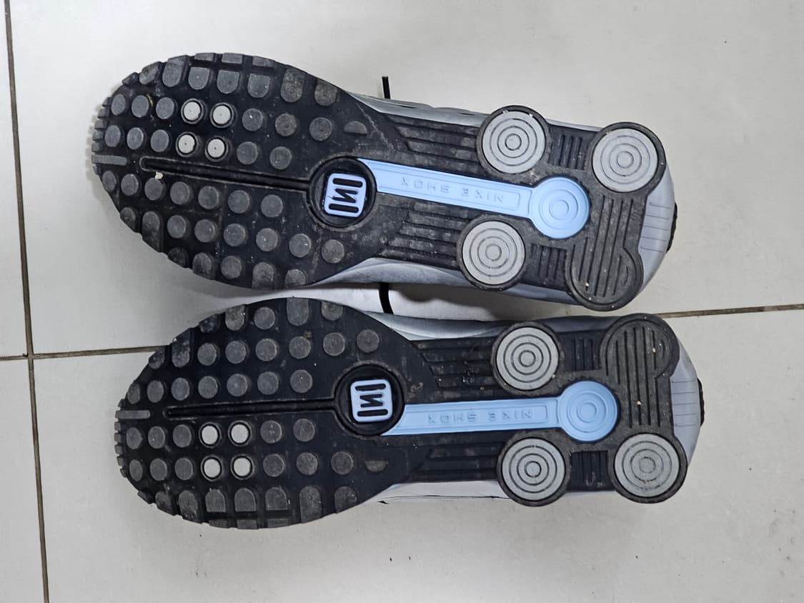 나이키 샥스 r4 메탈릭 실버:블랙:사이킥블루 상품이미지4