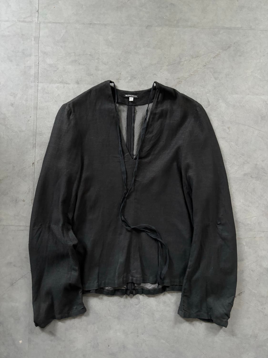 Ann Demeulemeester 앤 드뮐미스터 차콜 브이넥 롱슬리브 상품이미지2