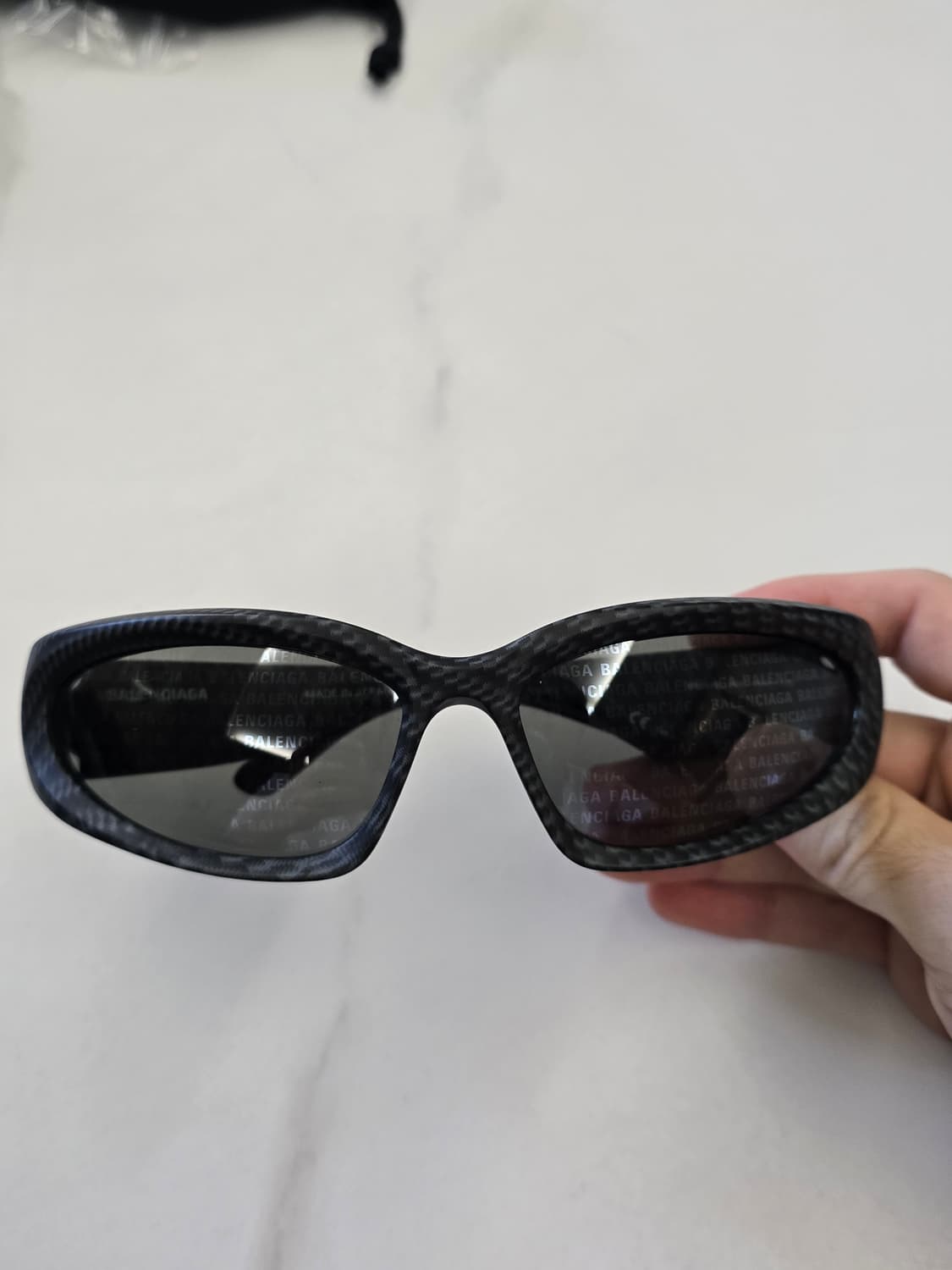 발렌시아가 스위프트 오발 카본 상품이미지2