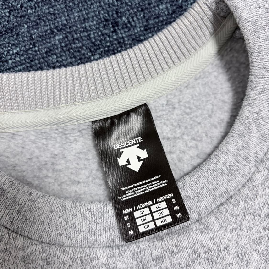 데상트 스웨터 플리스 맨투맨 상품이미지4