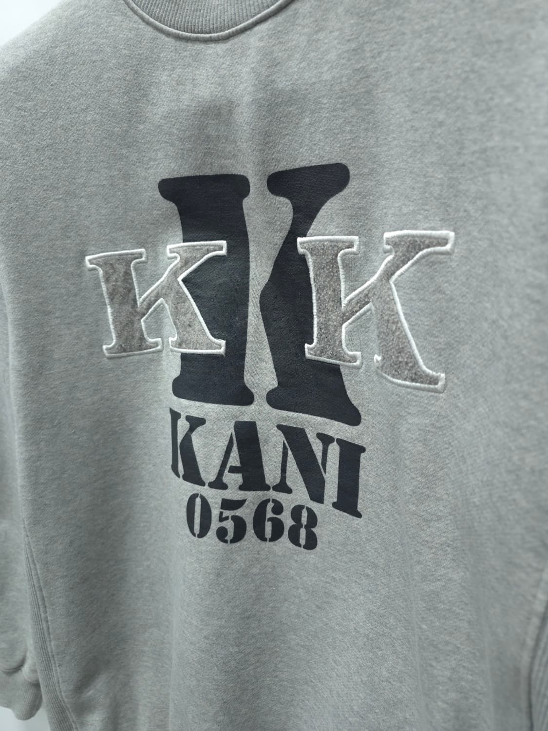 칼카니 남성 패치로고 기모맨투맨 100 상품이미지4