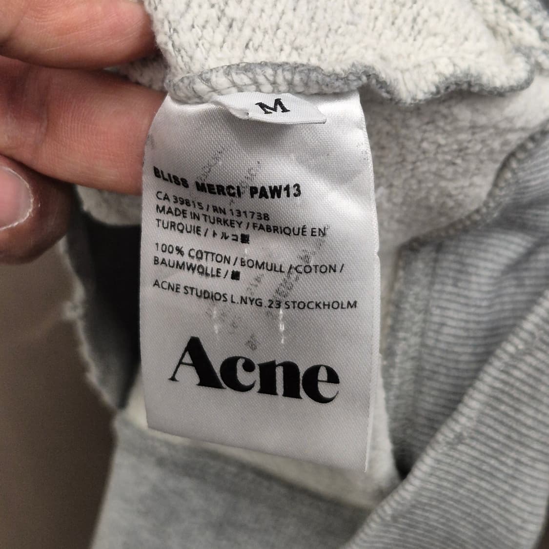 아크네 스튜디오 데미지 로고 맨투맨 상품이미지4