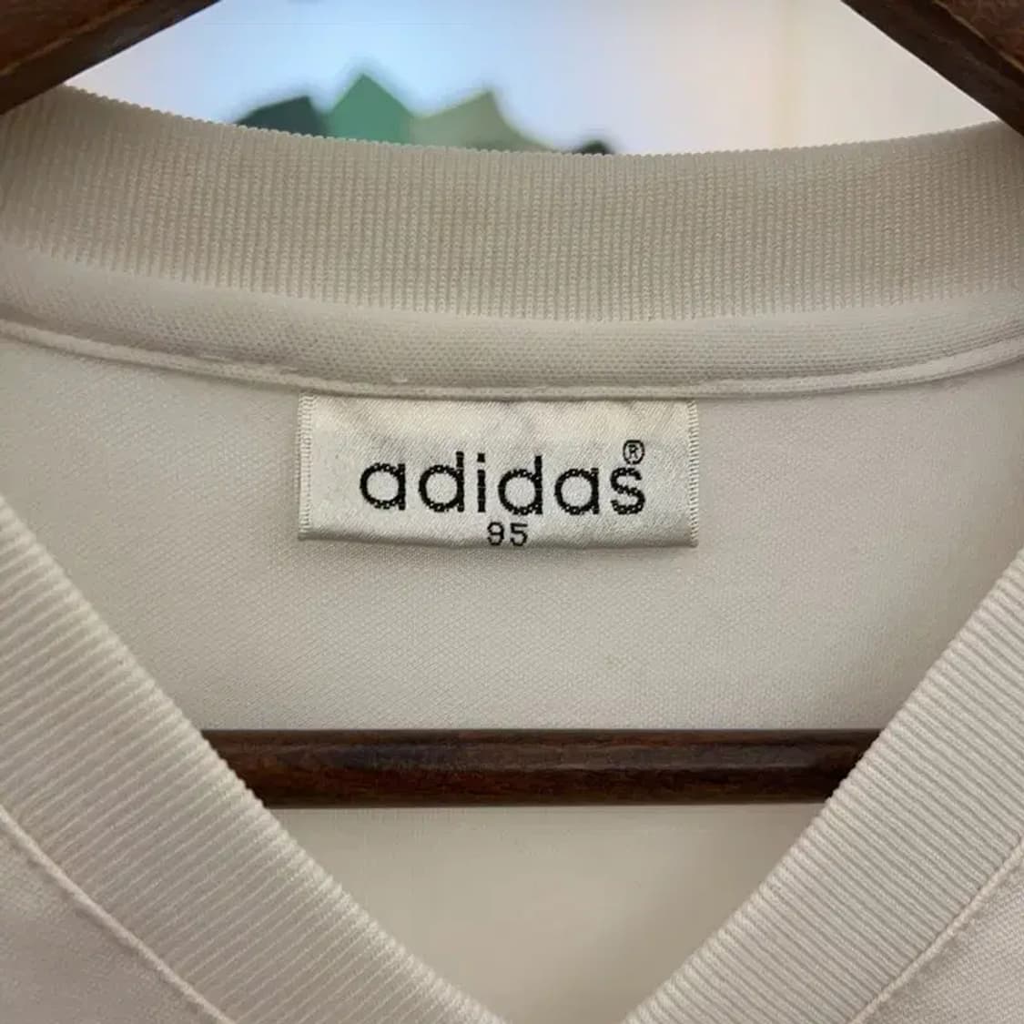 아디다스 제우교역 브이넥 링거티 반팔티 95 C03983 상품이미지3