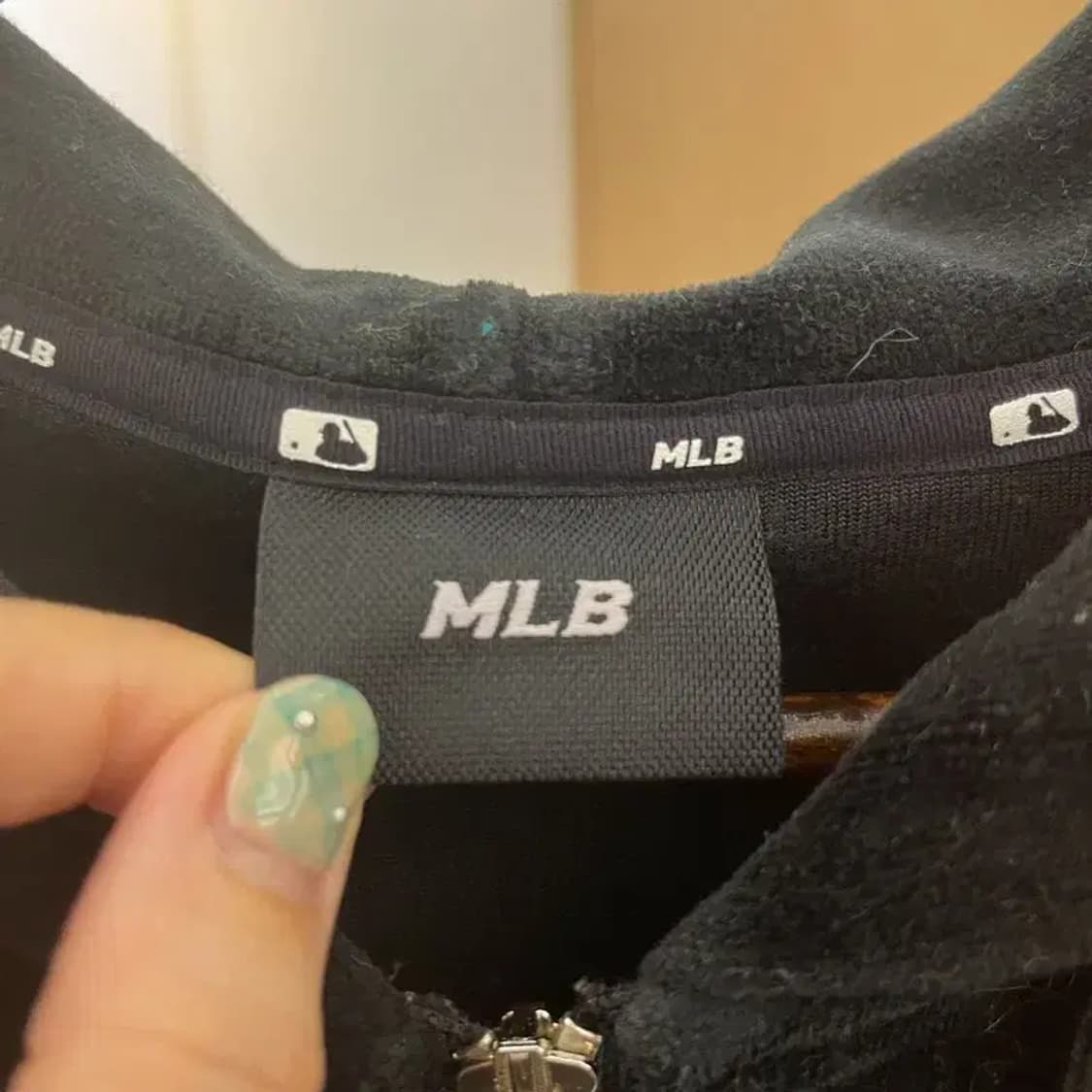 MLB 뉴욕양키스 벨벳 크롭 후드집업 85 C05714 상품이미지3
