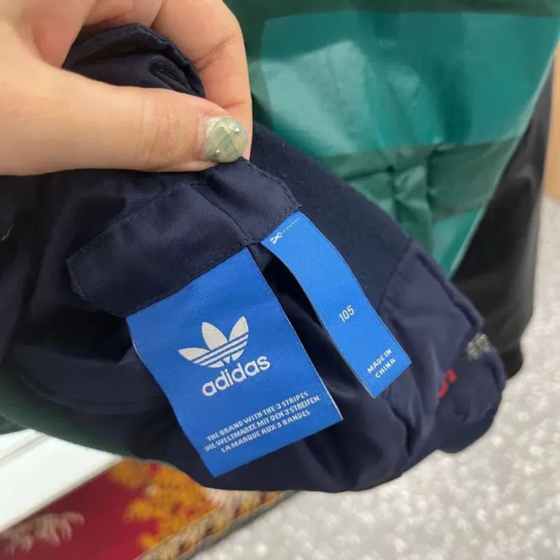 아디다스 리버시블 올드스쿨 양면 빅로고 봄버자켓 105 C05723 상품이미지5