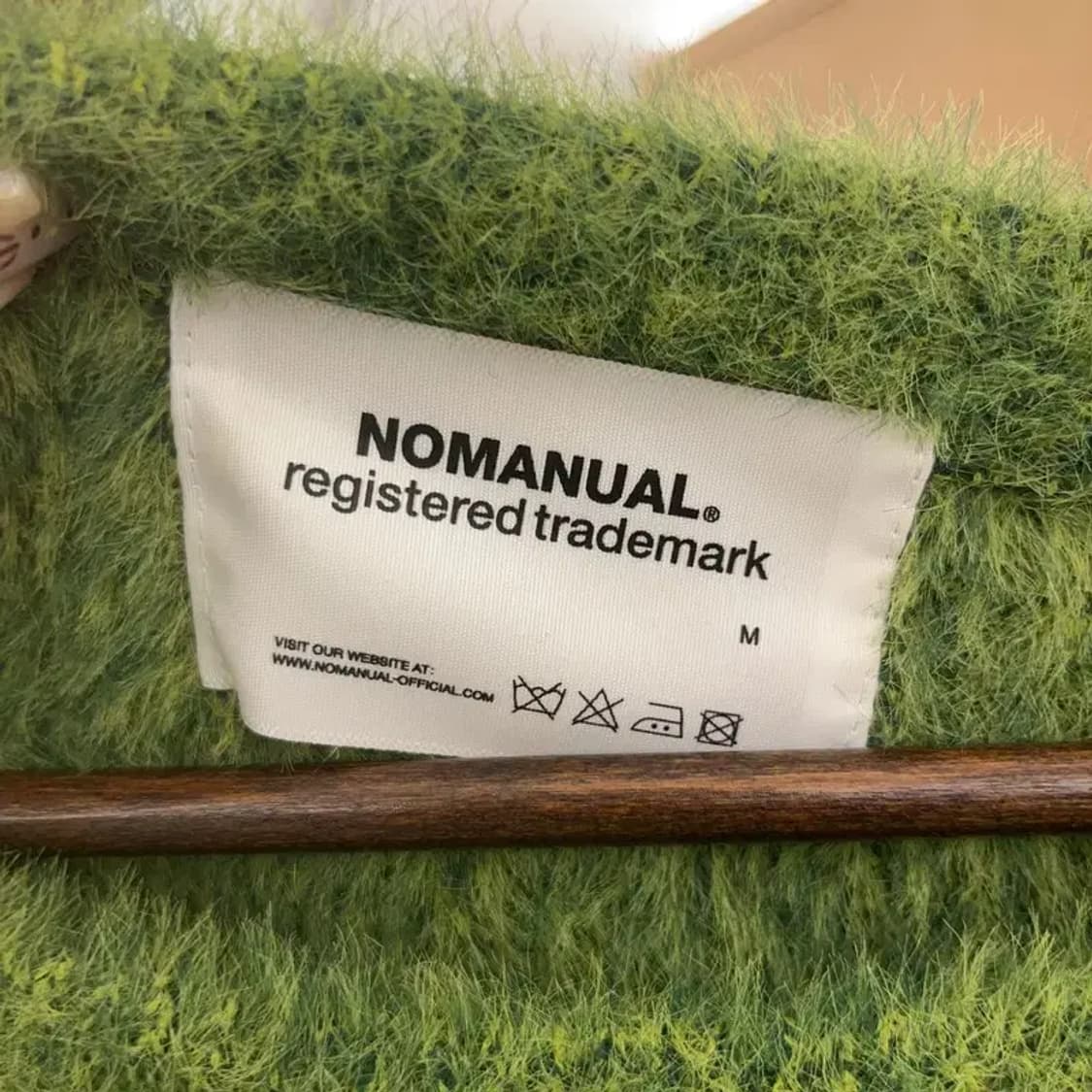 노매뉴얼 오버핏 헤어리 니트 스웨터 105 C06216 상품이미지4