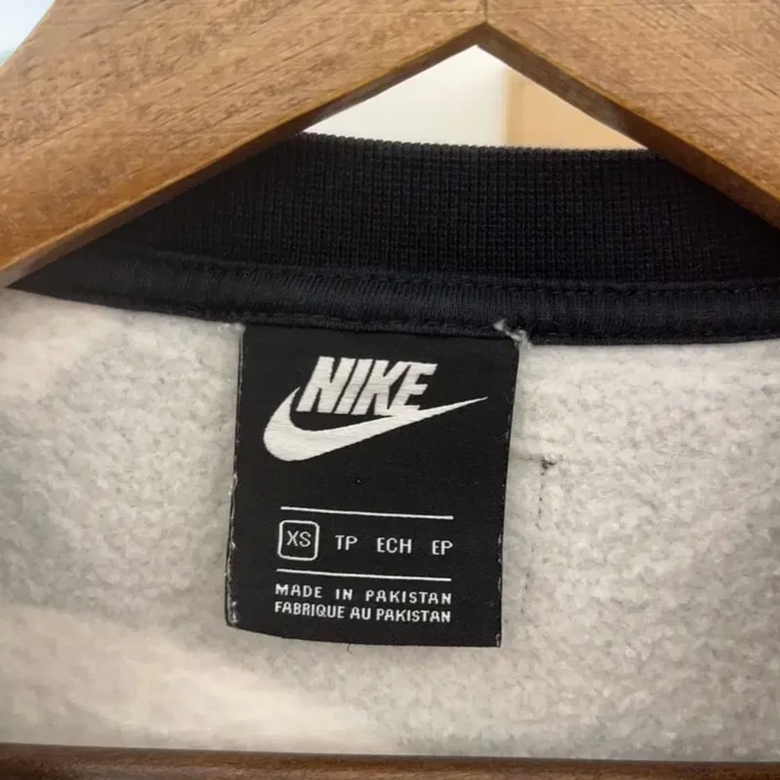 나이키 멀티로고 크롭 오버핏 기모 스웻셔츠 맨투맨 100 C06240 상품이미지4