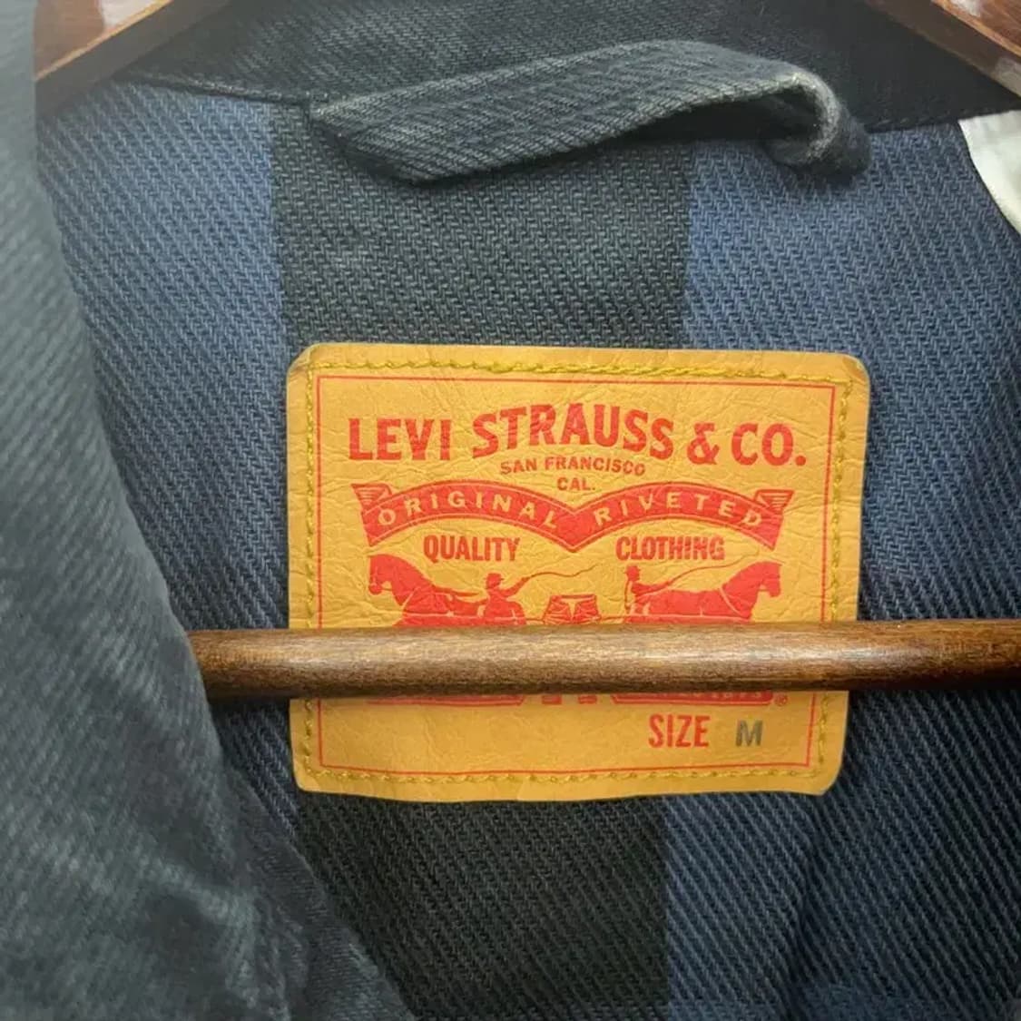 리바이스 레드탭 블랙 트러커 데님 자켓 95 C06264 상품이미지4