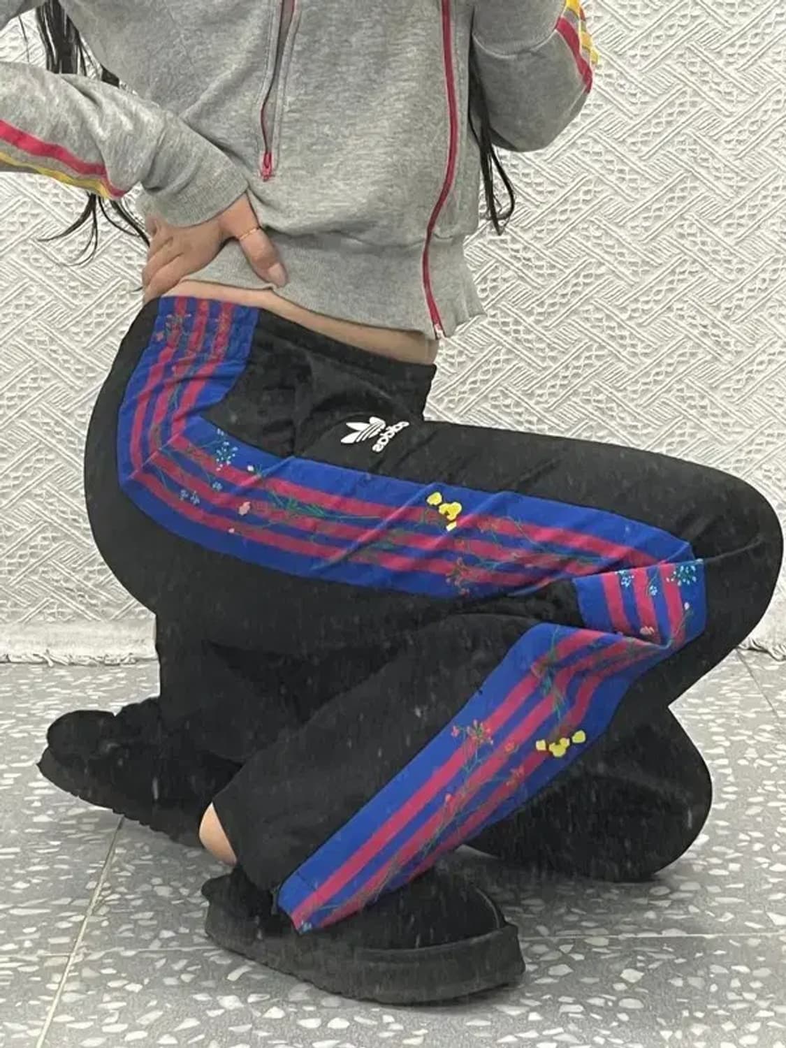 아디다스 팜리오 리폼 플라워 자수 삼선 트랙팬츠 XS C06547 상품이미지2