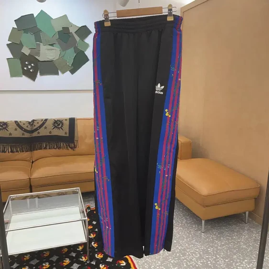 아디다스 팜리오 리폼 플라워 자수 삼선 트랙팬츠 XS C06547 상품이미지3