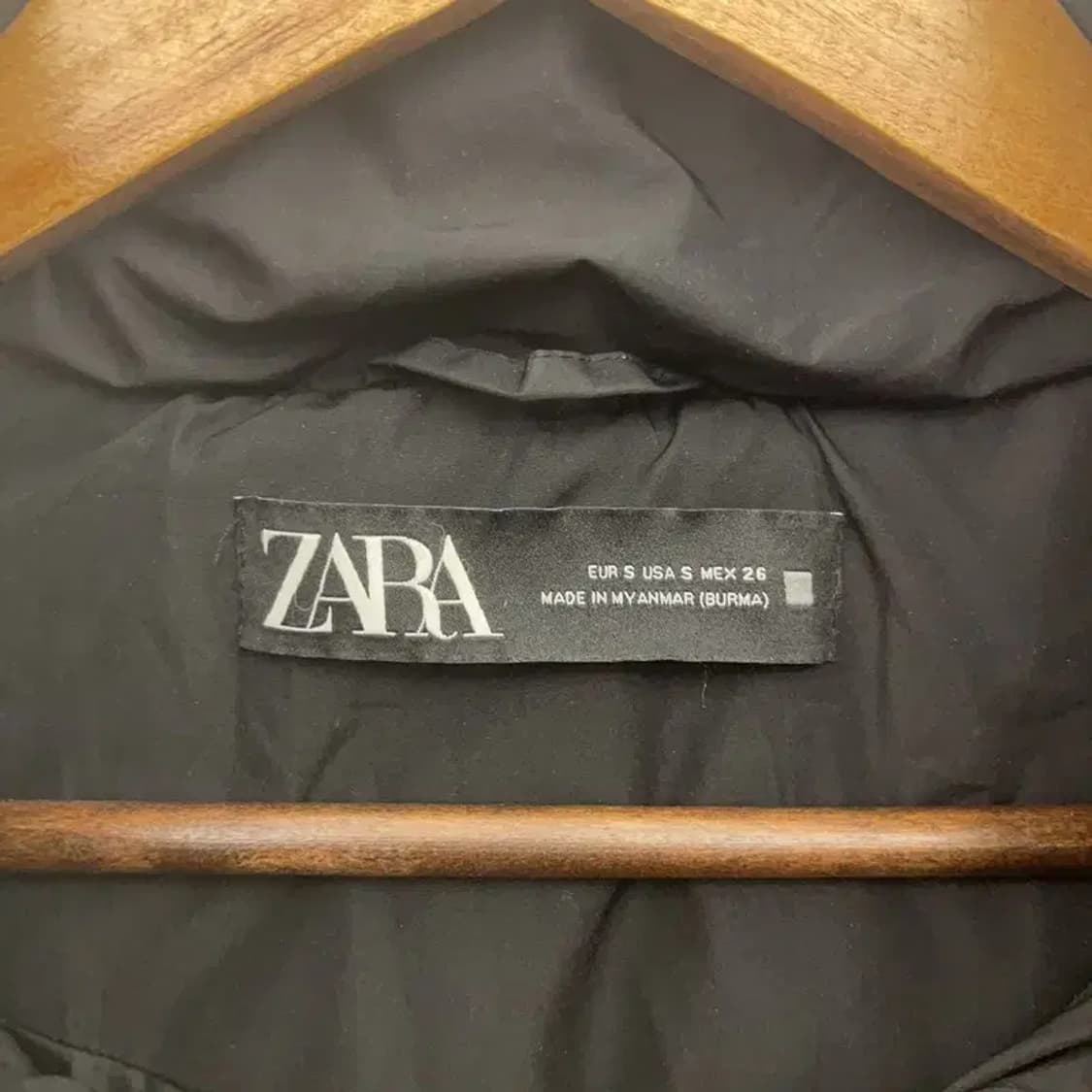 자라 베이직 모던 여리 크롭 푸퍼 패딩 S C06688 상품이미지5