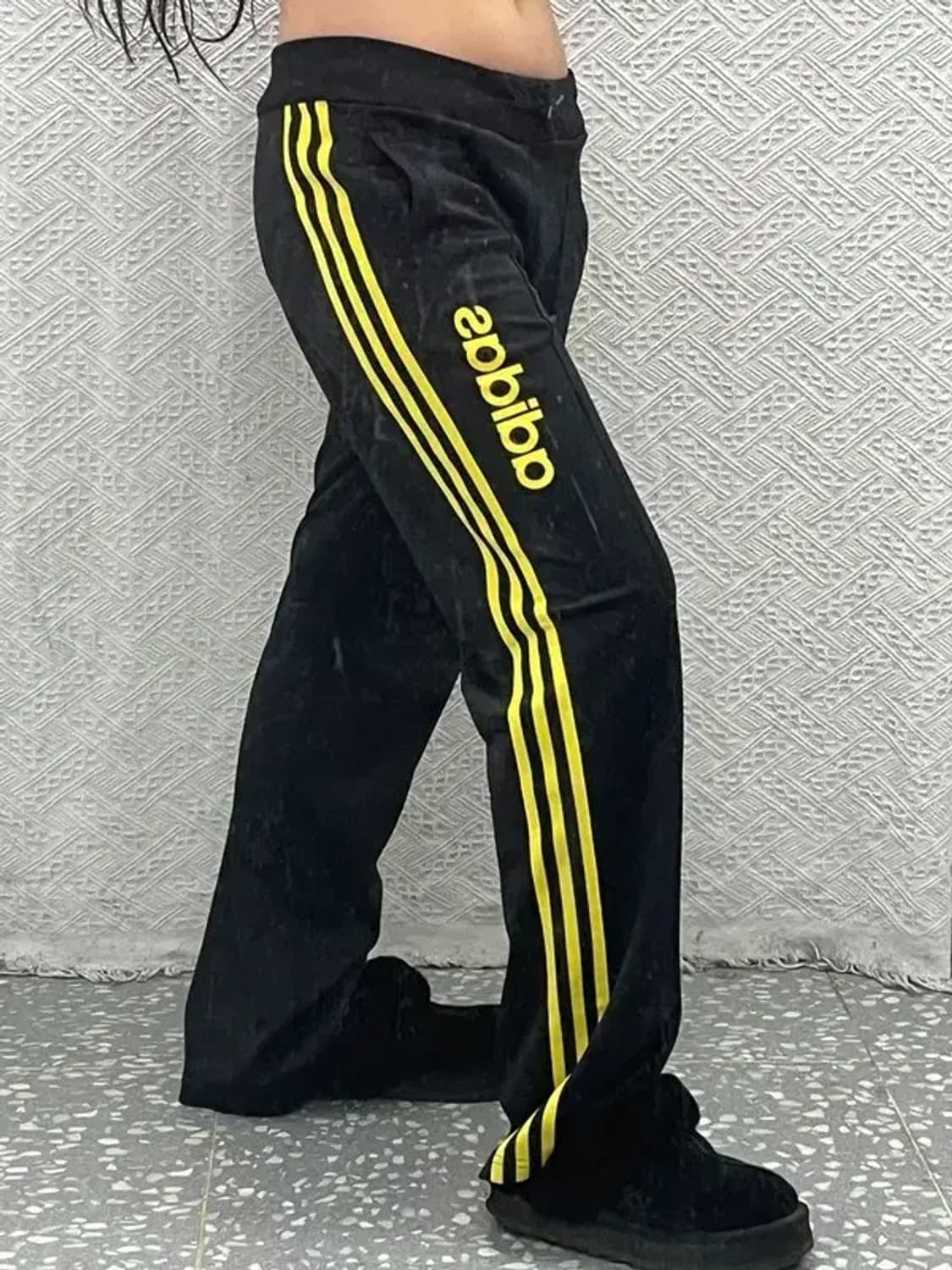 아디다스 대장급 00's 미드로고 블랙 옐로우 트랙팬츠 95 C06716 상품이미지1