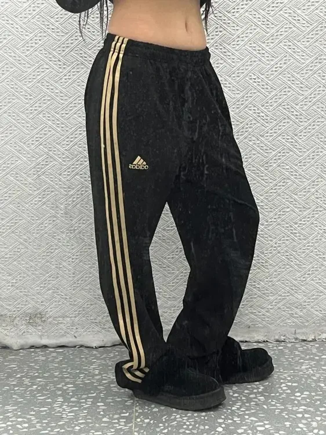 아디다스 올드스쿨 Y2K 흑금 트랙팬츠 XL C06834 상품이미지1